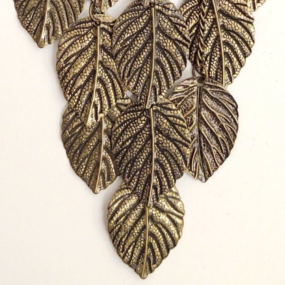 Dramatic metal hanging layered leaf necklace - Picture 2 of 7